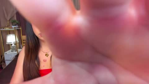 ur_girl_dwalker online show from April 23, 12:40 pm