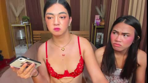 ur_girl_dwalker online show from April 25, 9:55 am