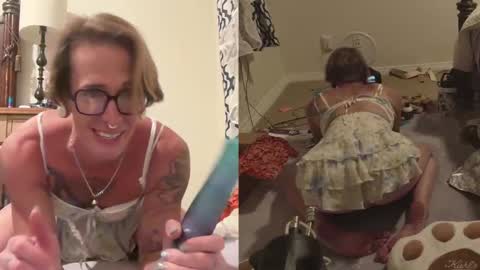 Snapshot of ur_goddess_daylee chatting on October 28, 2:45 am Goddess online show from October 28, 2:45 am