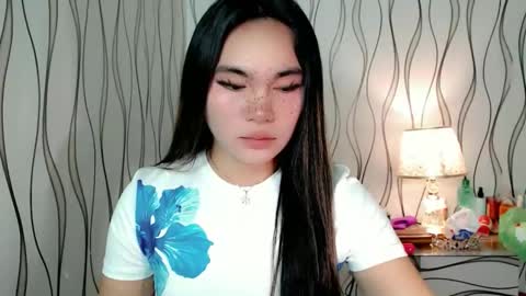 Snapshot of ur_innocent_girlx chatting on September 12, 9:55 am QUEENSY online show from September 12, 9:55 am