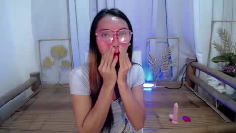 ur_petite_wifexx online show from March 26, 9:58 am