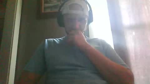 ur_zaddy4now online show from December 19, 8:26 pm