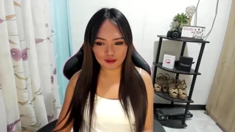 Snapshot of urasian_ivana_alawi chatting on January 18, 8:40 pm IVANA and ALEXIA online show from January 18, 8:40 pm