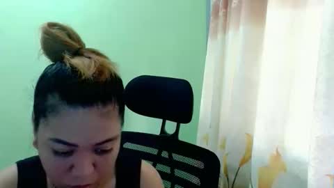 Snapshot of urasian_joy chatting on October 19, 6:40 am urasian_joy online show from October 19, 6:40 am