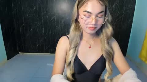 urasian_kat online show from March 10, 3:20 pm