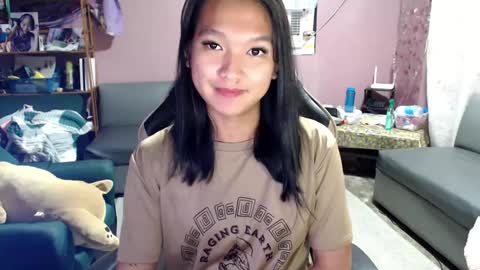 NEWRA  ALLISON online show from March 8, 8:03 pm