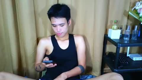 urasiancumboix2 online show from October 25, 5:19 am