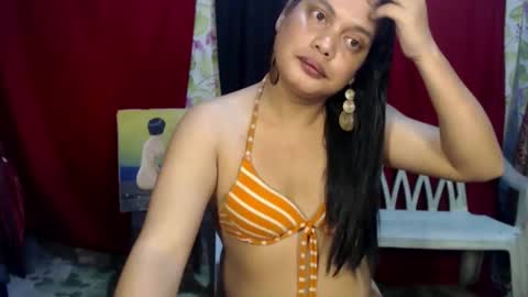 Snapshot of urasiandominaxx chatting on September 24, 8:10 am Diane online show from September 24, 8:10 am
