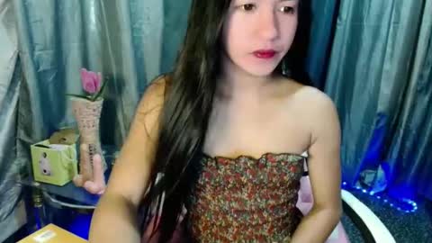 Elizabeth online show from April 16, 12:33 am