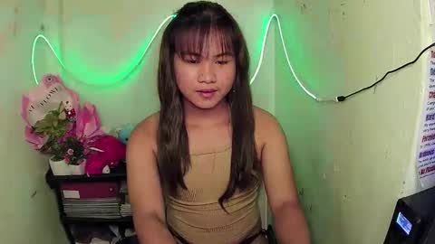 Snapshot of urbaby_ronna chatting on October 2, 1:10 pm urbaby_ronna online show from October 2, 1:10 pm