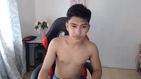 Snapshot of urcuteguy_jhonx chatting on September 24, 3:35 am Dannie online show from September 24, 3:35 am