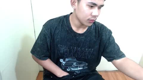 Snapshot of urcutie_asianboy chatting on October 6, 6:42 am KEN online show from October 6, 6:42 am