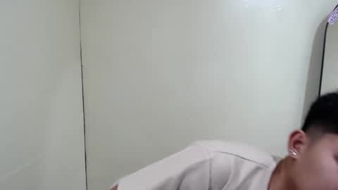 Snapshot of urcutie_asianboy chatting on September 25, 8:21 am KEN online show from September 25, 8:21 am