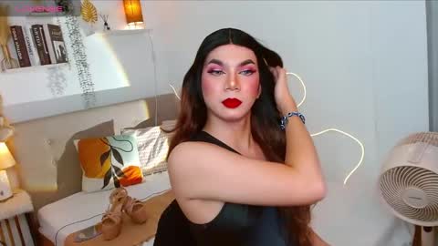 Snapshot of urdeityoflove_ chatting on September 14, 3:46 pm rose and khristine online show from September 14, 3:46 pm