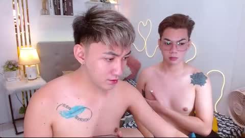 Snapshot of urdeityoflove_ chatting on October 8, 8:31 am rose and khristine online show from October 8, 8:31 am