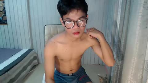 urdreamboy_doms online show from March 22, 4:44 pm