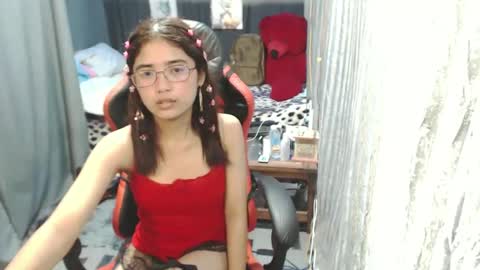 Snapshot of urdreamgirljayne chatting on December 11, 6:04 am urdreamgirljayne online show from December 11, 6:04 am