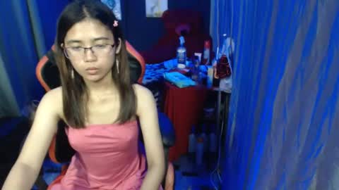 Snapshot of urdreamgirljayne chatting on February 3, 6:39 pm urdreamgirljayne online show from February 3, 6:39 pm