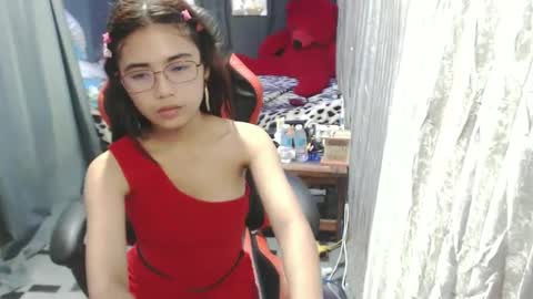 Snapshot of urdreamgirljayne chatting on December 8, 9:46 am urdreamgirljayne online show from December 8, 9:46 am