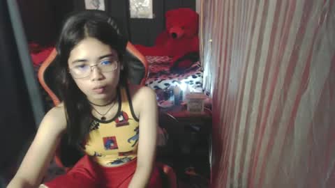 Snapshot of urdreamgirljayne chatting on December 19, 10:02 am urdreamgirljayne online show from December 19, 10:02 am