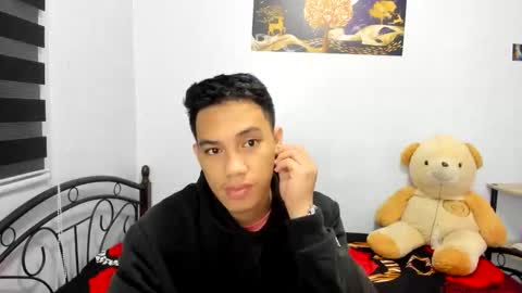 urfucker_vinz online show from April 11, 12:31 pm