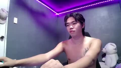 Snapshot of urfuckinghighness chatting on October 15, 2:51 pm ask me online show from October 15, 2:51 pm