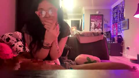 urfxvecouplee online show from October 23, 6:20 pm