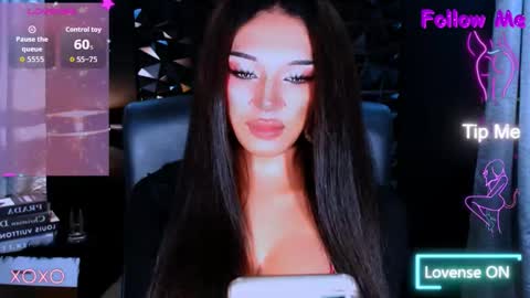 Snapshot of urgoddess_bella chatting on September 23, 11:26 am My bella 3 online show from September 23, 11:26 am