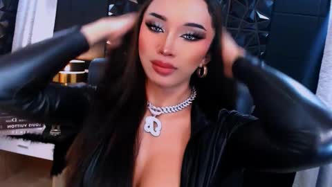Snapshot of urgoddess_bella chatting on October 2, 7:07 am My bella 3 online show from October 2, 7:07 am