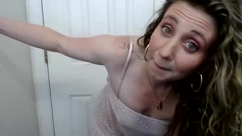 UrGreenEyedGoodGirl online show from February 21, 2:36 am