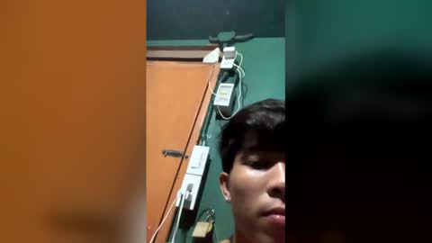 urhot_jeremyxx online show from December 15, 4:19 am