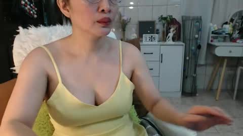 urhotmistress02 online show from March 25, 4:30 am