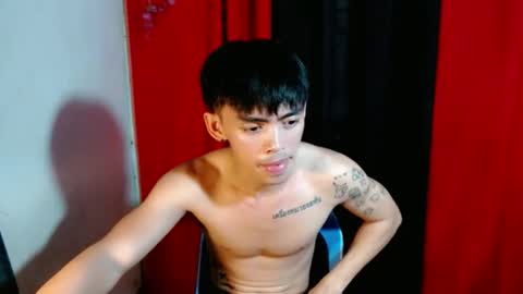 urhunky_boy online show from May 11, 8:32 am