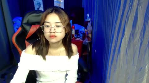 urlovelychinita online show from January 10, 1:52 pm