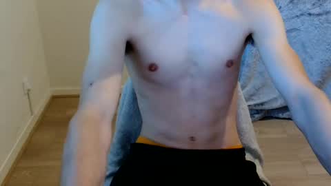urluckyboi online show from June 1, 3:46 pm