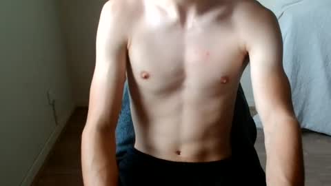 urluckyboi online show from August 2, 5:59 pm
