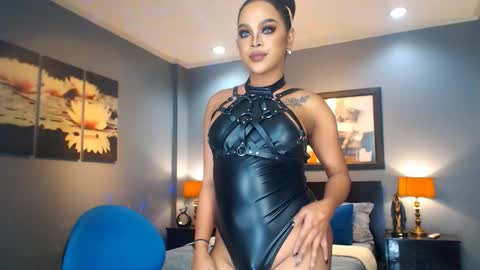 UrMajestyTyra online show from March 11, 5:57 am