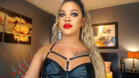 UrMajestyTyra online show from May 8, 2:39 am