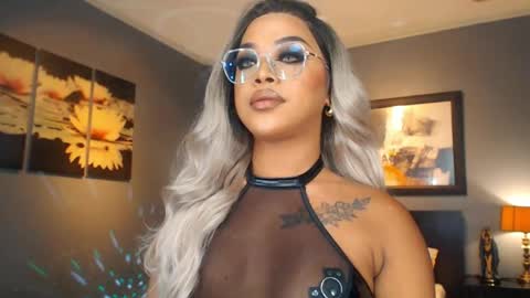 UrMajestyTyra online show from May 26, 1:01 am