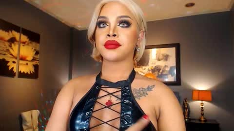 UrMajestyTyra online show from February 23, 6:59 am