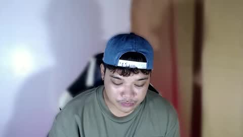 Snapshot of urmilky_shooterxx chatting on October 14, 7:55 am Drei online show from October 14, 7:55 am