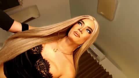 Snapshot of urnauthy_ciliaxxx chatting on February 25, 1:10 pm cecilia online show from February 25, 1:10 pm