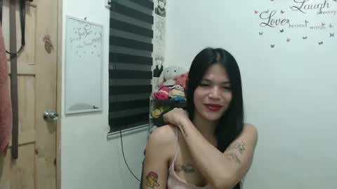 hi im kim online show from February 5, 5:09 pm