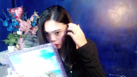 urpretty_girl online show from December 15, 7:37 am