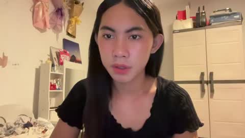 urpretty_mistake online show from August 2, 10:39 am