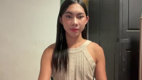 urpretty_mistake online show from June 22, 12:45 pm