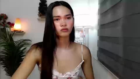 Snapshot of ursandra_xx chatting on October 19, 5:12 am ursandra_xx online show from October 19, 5:12 am