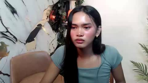 Snapshot of ursandra_xx chatting on October 10, 10:43 am ursandra_xx online show from October 10, 10:43 am
