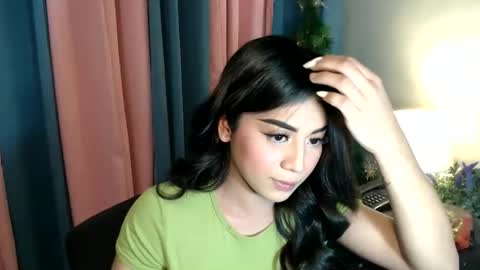 Snapshot of urseductive_calixx chatting on October 20, 5:01 am JUST CALL ME CALI online show from October 20, 5:01 am