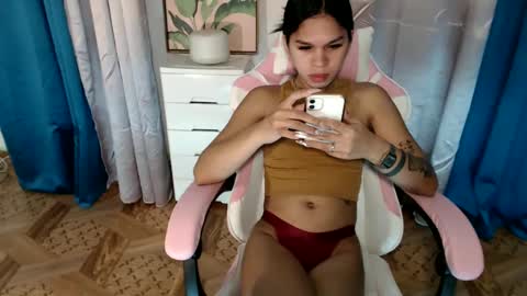 Snapshot of ursweet_zeviixx chatting on February 4, 4:26 am ursweet_zeviixx online show from February 4, 4:26 am